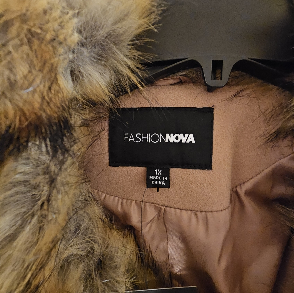 Women's Plus Size Coat